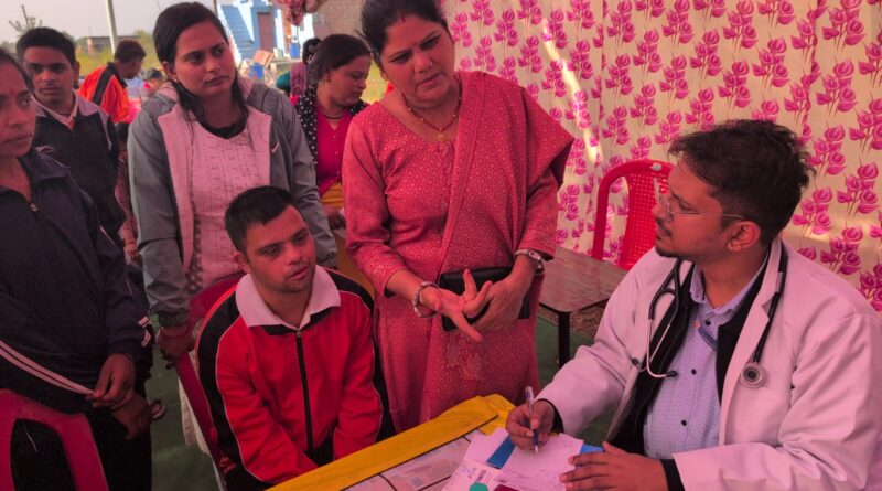 श्री महंत इन्दिरेश अस्पताल ने मानसिक अक्षम बच्चों  के लिए झण्डीचौड़ कोटद्वार में लगाया विशेष शिविर