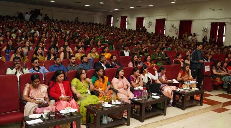 एसजीआरआर कॉलेज ऑफ नर्सिंग में फ्रेशर्स पार्टी की धूम, नाच-गाने से गूँजा सभागार