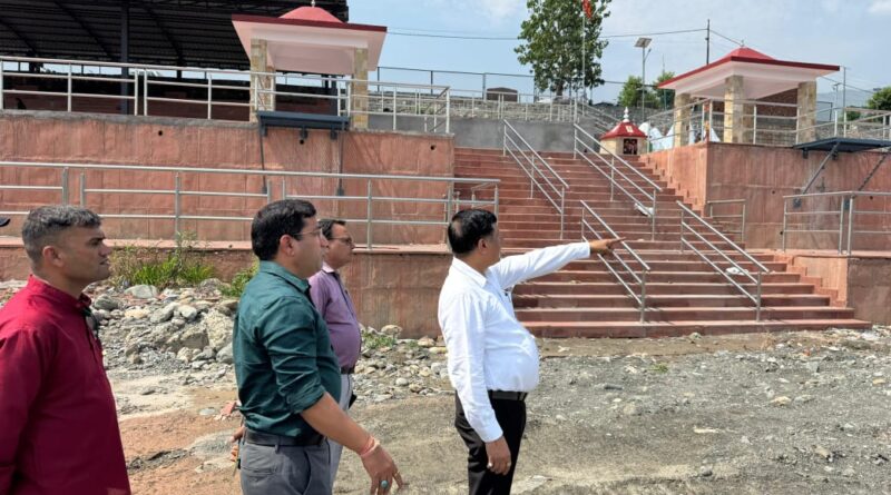 सीएम धामी के विजन को एमडीडीए ने दी रफ्तार, बंशीधर तिवारी का एक्शन मोड- हरियाली भी, बुलडोजर भी सीएम धामी के विजन को एमडीडीए ने दी रफ्तार, बंशीधर तिवारी का एक्शन मोड- हरियाली भी, बुलडोजर भी