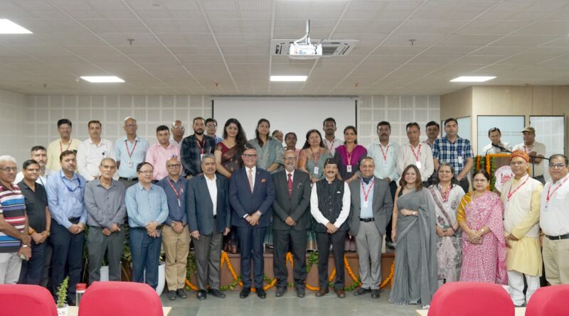 एसजीआरआरयू में स्कूल आॅफ हाॅस्पिटैलिटी एण्ड टूरिज्म मैनेजमेंट के अत्याधुनिक भवन का भव्य उद्घाटन