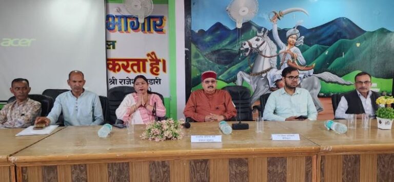 बीरोंखाल में श्रमिक पंजीकरण शिविर, सैकड़ों श्रमिकों ने लिया हिस्सा