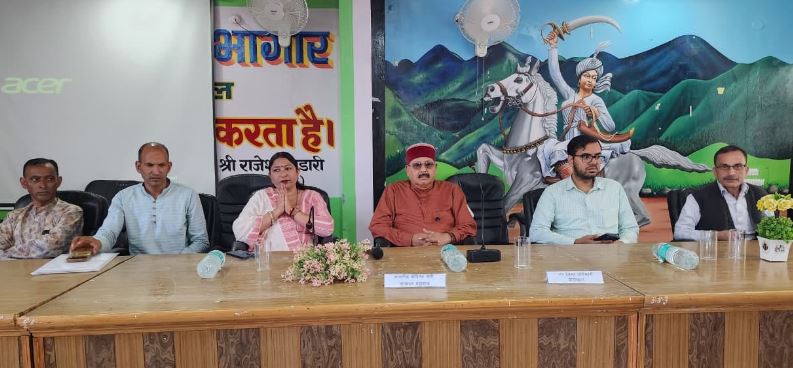 बीरोंखाल में श्रमिक पंजीकरण शिविर, सैकड़ों श्रमिकों ने लिया हिस्सा बीरोंखाल में श्रमिक पंजीकरण शिविर, सैकड़ों श्रमिकों ने लिया हिस्सा