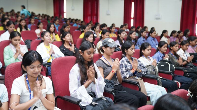 हैल्थ मंत्र से सशक्त हुईं श्री गुरु राम राय विश्वविद्यालय में छात्राएं हैल्थ मंत्र से सशक्त हुईं श्री गुरु राम राय विश्वविद्यालय में छात्राएं
