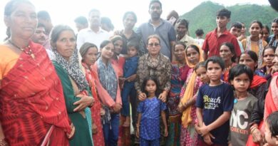 वड्यूड़ा गांव पहुंचीं मंत्री रेखा आर्या, पीड़ित परिवार जनों से की मुलाक़ात, दिया हर संभव मदद का भरोसा